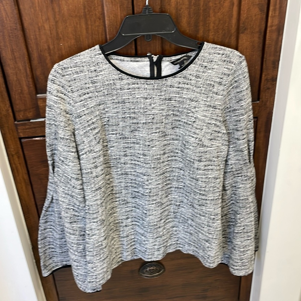 Banana Republic top black and white